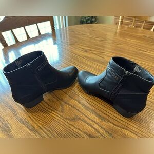 Women’s black booties
